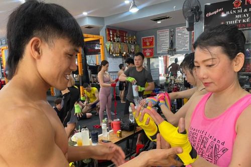 NSƯT Mỹ Uyên quyết tâm chinh phục 'anh ấy' bằng boxing, chuyện thật hay đùa?