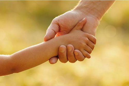 'Hãy tôn trọng quyền chọn lựa ở với ba của trẻ'