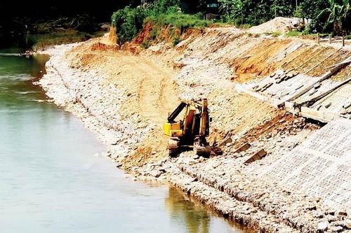 Kinh tế Xây dựng - Giao thông Đầu tư kè chống sạt lở bờ sông