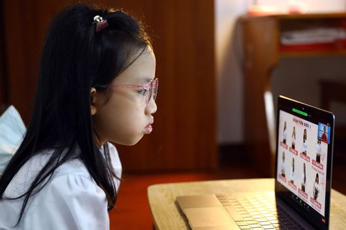 Thêm 2 tuyến cáp quang đứt, giáo viên, học sinh méo mặt