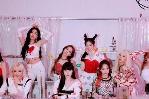TWICE khiến ONCE 'ám ảnh' việc học với album mới: Từ Hóa học đến 'hàm Sin, Cos' đều có đủ!