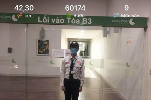 Chàng bảo vệ đi 10.000 lần quanh sảnh tòa nhà suốt ca trực