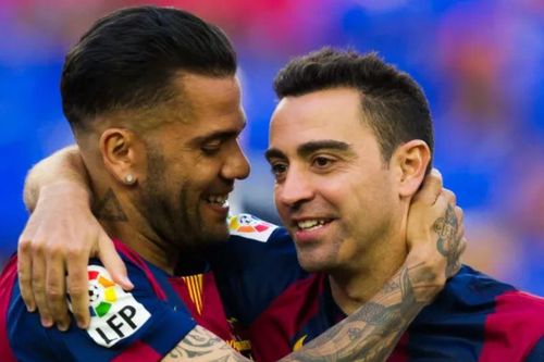 Dani Alves trở lại khoác áo Barca