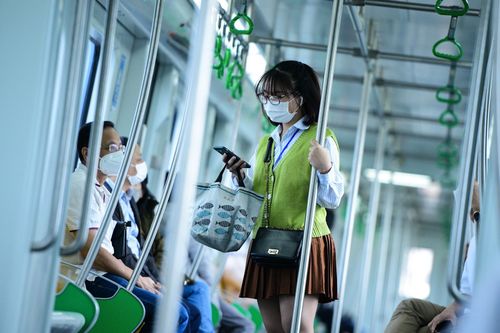 Khác biệt của tàu điện, xe buýt trên cung đường nối quận Hà Đông