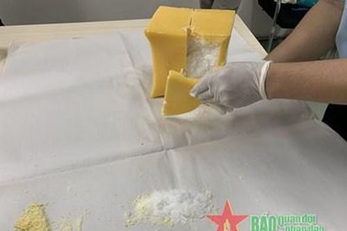 Hải quan TP Hồ Chí Minh: Bắt giữ 5kg ma túy qua đường chuyển phát nhanh