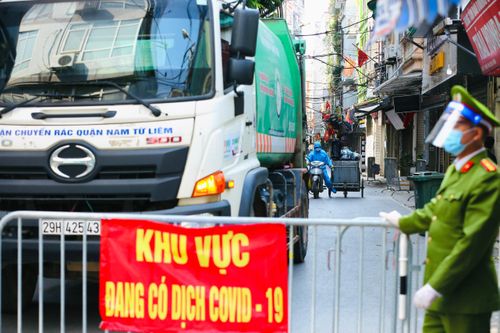 Cuộc sống bên trong khu phong tỏa phường Phú Đô