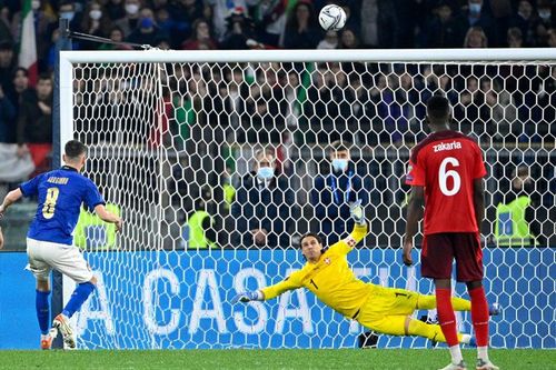 Jorginho sút hỏng 11m, Italy bị Thụy Sỹ níu chân