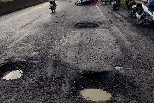 Phó Chủ nhiệm Ủy ban Kiểm tra Thị ủy Đông Hòa tử vong do tai nạn sụp 'ổ gà'