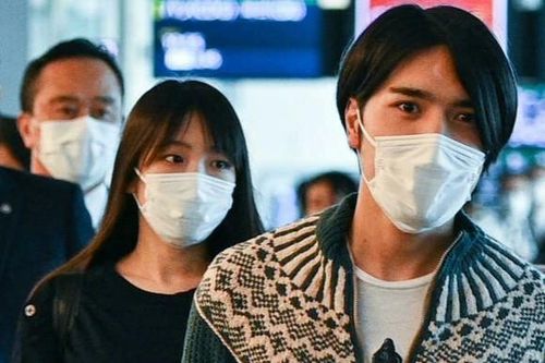 Cựu công chúa Nhật Bản đến Mỹ cùng chồng