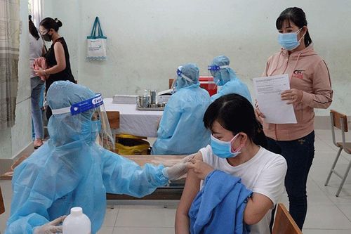 Ðẩy nhanh tiến độ tiêm vắc-xin