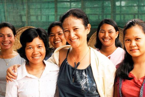 Người hồi sinh lụa vàng ở Campuchia