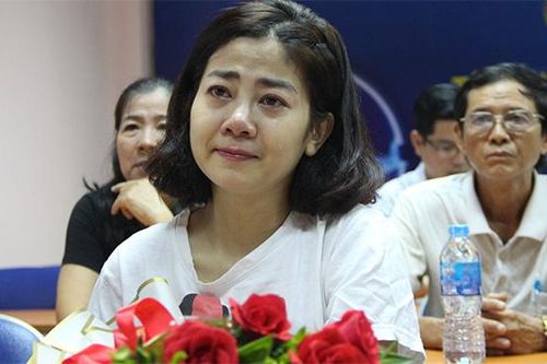 'Khi biết Mai Phương bị ung thư, tôi chỉ biết ôm em và khóc'
