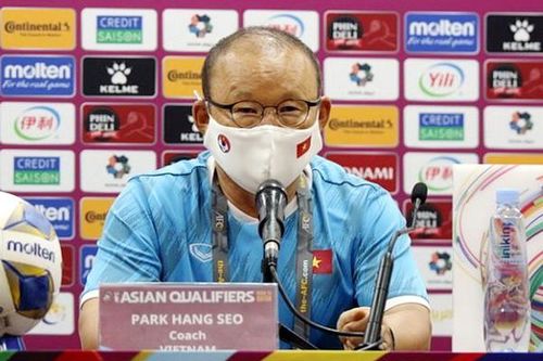 HLV Park: 'Tuyển Việt Nam yếu nhưng không thể phòng ngự mãi được'