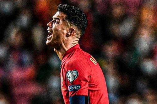Ronaldo chơi cá nhân khiến CĐV nổi cáu