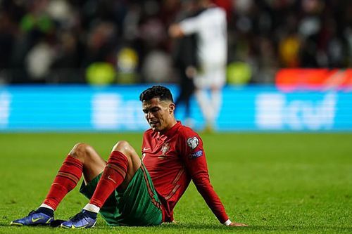 Ronaldo và huấn luyện viên Santos hứng 'mưa chỉ trích' sau thất bại trước Serbia
