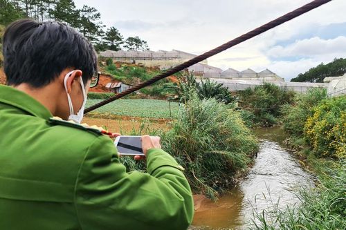 Ba người trong gia đình tử vong khi dùng kích điện bắt cá
