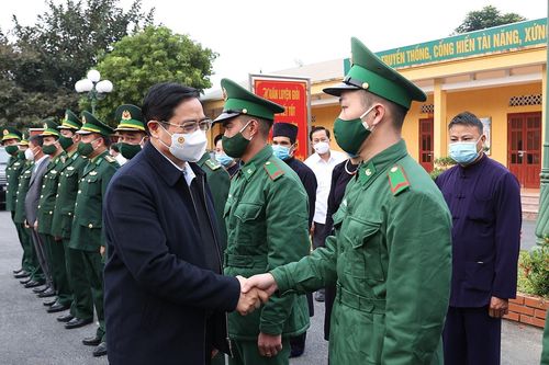 Thủ tướng thăm cán bộ, chiến sỹ Đồn Biên phòng Đàm Thủy
