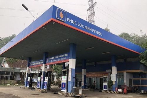 Hà Tĩnh: Cửa hàng xăng dầu nghi bán xăng lẫn nước lã