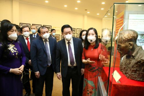 Triển lãm 'Văn hóa soi đường cho quốc dân đi': Những hình ảnh, hiện vật truyền cảm hứng và sức mạnh