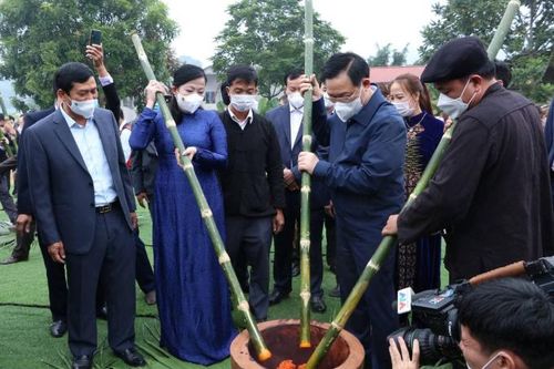 Chủ tịch Quốc hội Vương Đình Huệ dự Ngày hội Đại đoàn kết toàn dân tộc tại Thái Nguyên