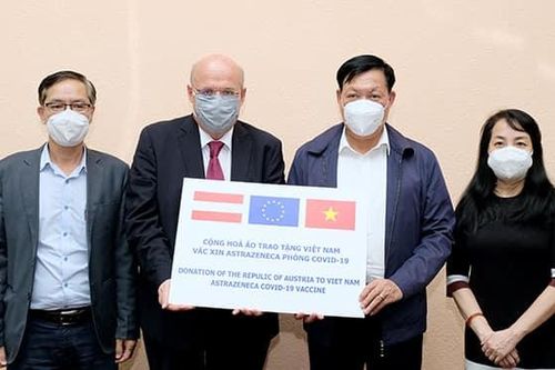 Tiếp nhận 50.000 liều vaccine phòng COVID-19 do Chính phủ Áo trao tặng