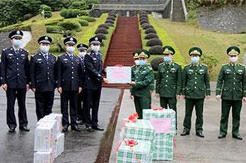 Đối ngoại biên phòng: Xây dựng biên giới hòa bình, hữu nghịTin khácPhấn đấu bệnh viện luôn là 'vùng xanh' trong phòng chống dịchThông báo nội dung kỳ họp thứ sáu (kỳ họp chuyên đề) HĐND tỉnh khóa XVII, nhiệm kỳ 2021- 2026