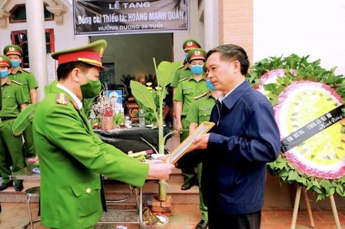 Trung tá Cảnh sát bảo vệ hy sinh khi truy bắt trại viên bỏ trốn