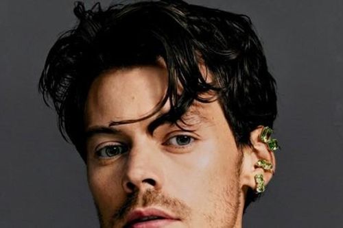 Rihanna, Ariana Grande hãy cảnh giác, Harry Styles ra mắt thương hiệu làm đẹp cá nhân rồi đấy!