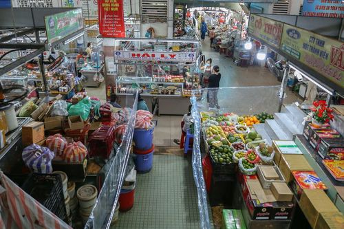 Quán xá ở Đà Nẵng ế ẩm vì dịch bùng phát trở lại