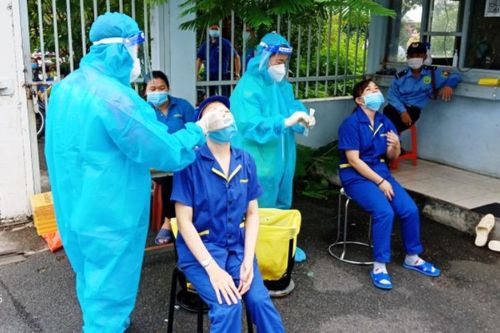 TP Hồ Chí Minh có hơn 2.800 ca nhiễm Covid-19 là công nhân