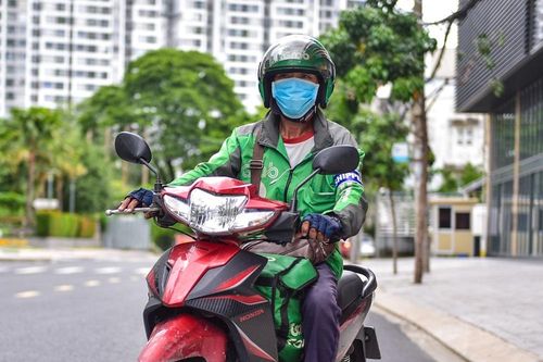 Dịch ở TP.HCM đang cấp độ 2, phương tiện giao thông hoạt động thế nào?