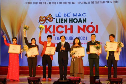 Liên hoan kịch nói toàn quốc: Nhà hát kịch Việt Nam có hai vở 'Vàng'