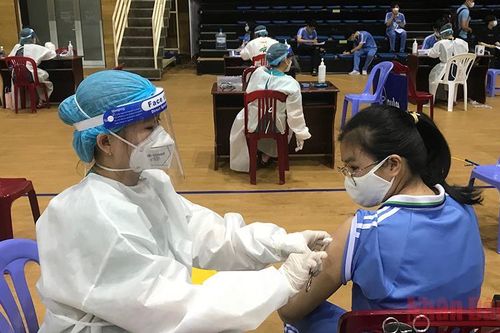 Học sinh khối 12 tại Đà Nẵng đi học trực tiếp từ ngày 22/11
