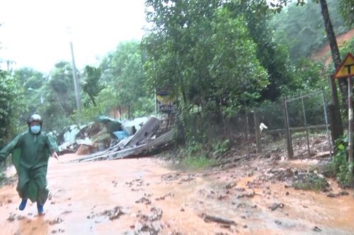 Sạt lở núi tại Quảng Nam, 1 người bị thương