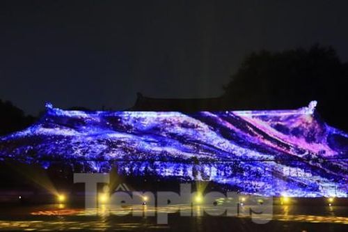 Choáng ngợp với công nghệ 3D Mapping kể chuyện đạo học ở Văn Miếu