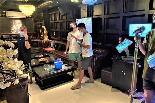 TP.HCM nói lý do đóng cửa karaoke, bar, spa, massage chỉ sau 2 ngày