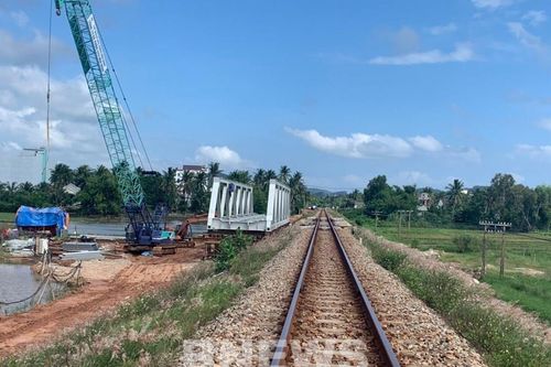 Tăng tốc hoàn thành dự án cải tạo, nâng cấp đường sắt Bắc - Nam trong năm 2021