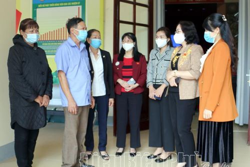 Đại biểu Quốc hội tỉnh tiếp xúc cử tri thị trấn Mường Chà
