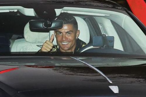 Ronaldo rạng rỡ khi trở lại Man United