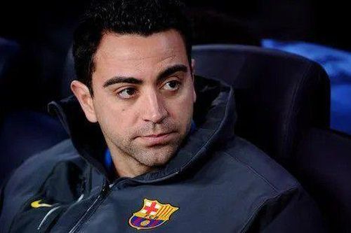 Xavi khó cứu Barca với túi tiền rỗng
