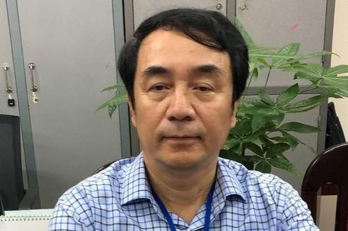 Ông Trần Hùng bị khởi tố tội nhận hối lộ