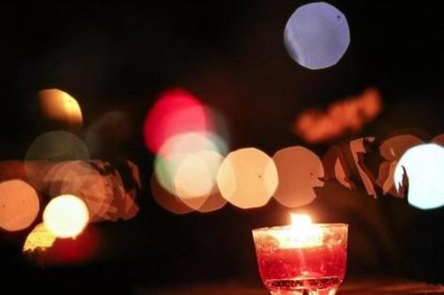 Nghệ sĩ Việt: 'Nỗi mất mát quá lớn, hiện hữu và ám ảnh' khi 23 nghìn người đã mất vì COVID-19
