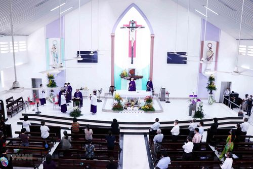 Quang cảnh lễ tưởng niệm, cầu nguyện cho nạn nhân COVID-19