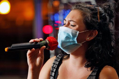 Đợi đi hát karaoke ở TP.HCM