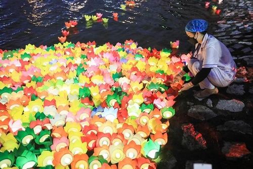 Xúc động Lễ tưởng niệm đồng bào và cán bộ, chiến sĩ hy sinh, tử vong trong đại dịch Covid-19