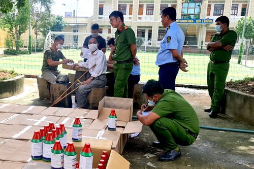 Liên tiếp phá các vụ buôn bán thuốc trừ cỏ chứa hoạt chất bị cấm