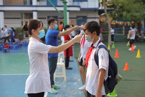 TP.HCM: Giữa tháng 12/2021 thí điểm dạy học trực tiếp cho học sinh khối 9 và 12