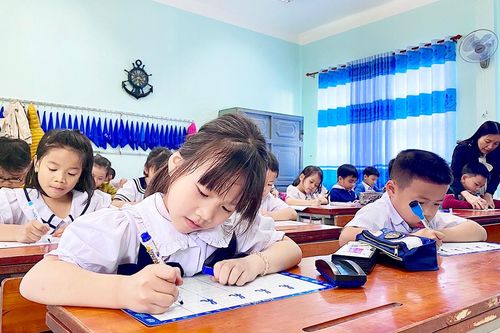 Tận tâm 'trồng người'