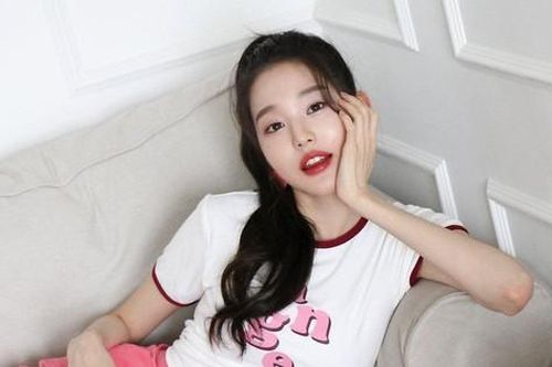 Chiều cao của 'nữ thần K-Pop thế hệ mới' Jang Won Young lại gây tranh cãi chỉ vì một bức ảnh