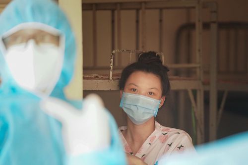 Số người mắc Covid-19 của cả nước và TP.HCM đều tăng sau 24 giờ